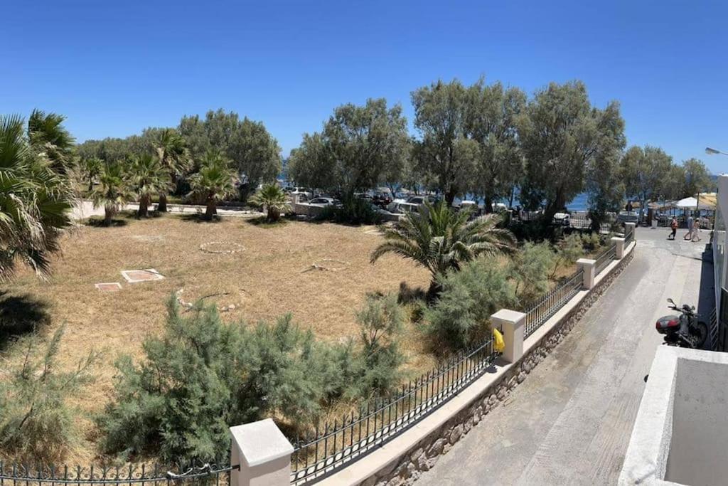 Beach Apartment Edem First Floor Perivolos  Dış mekan fotoğraf